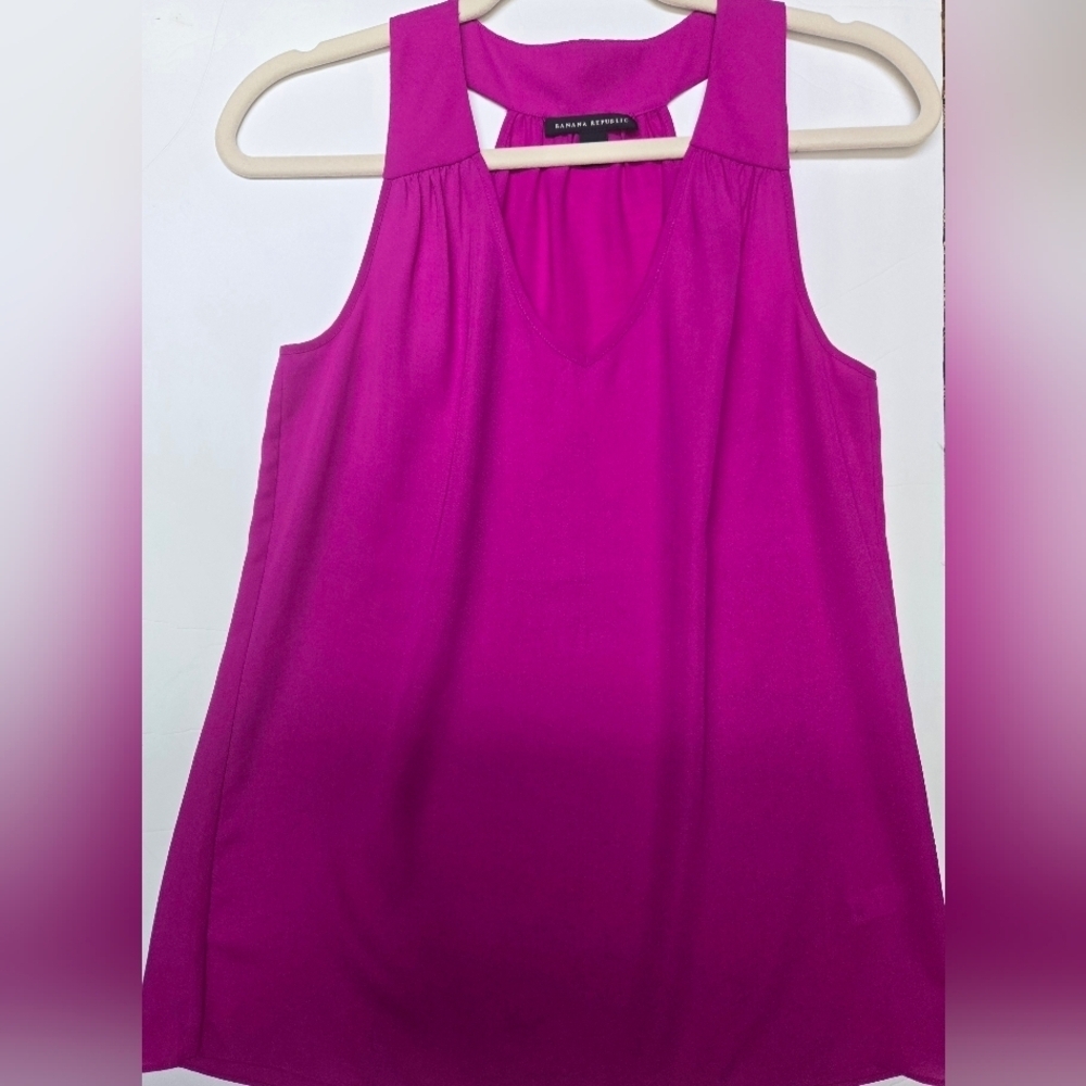 BANANA REPUBLIC-Vibrant Pink Sleeveless Top.Size 4